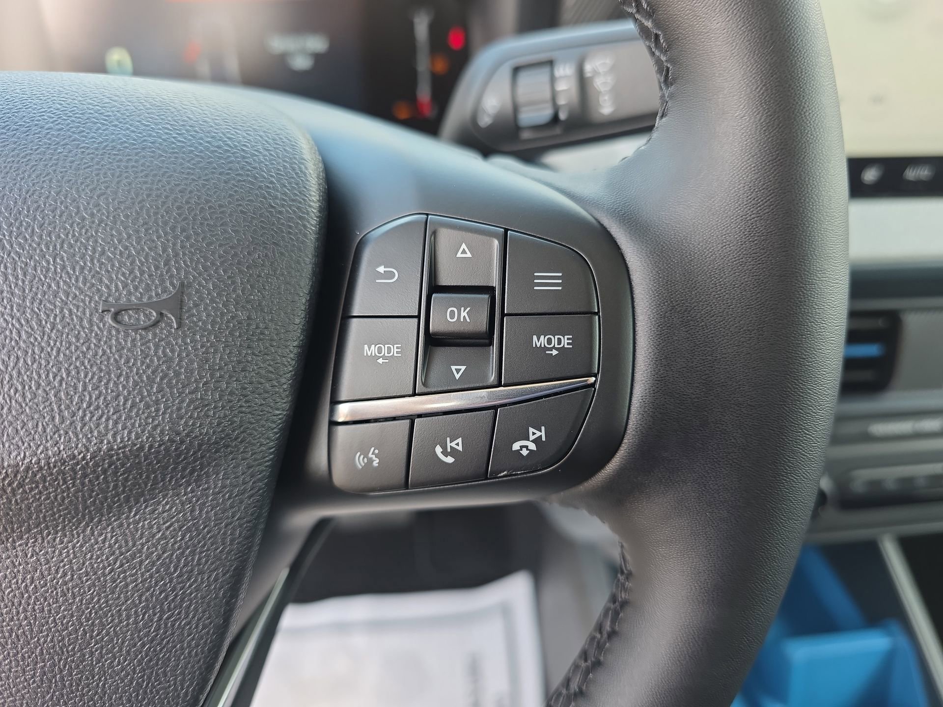 New 2025 Ford Maverick XLT w/ XLT Luxury Package AWD/4WD image 57