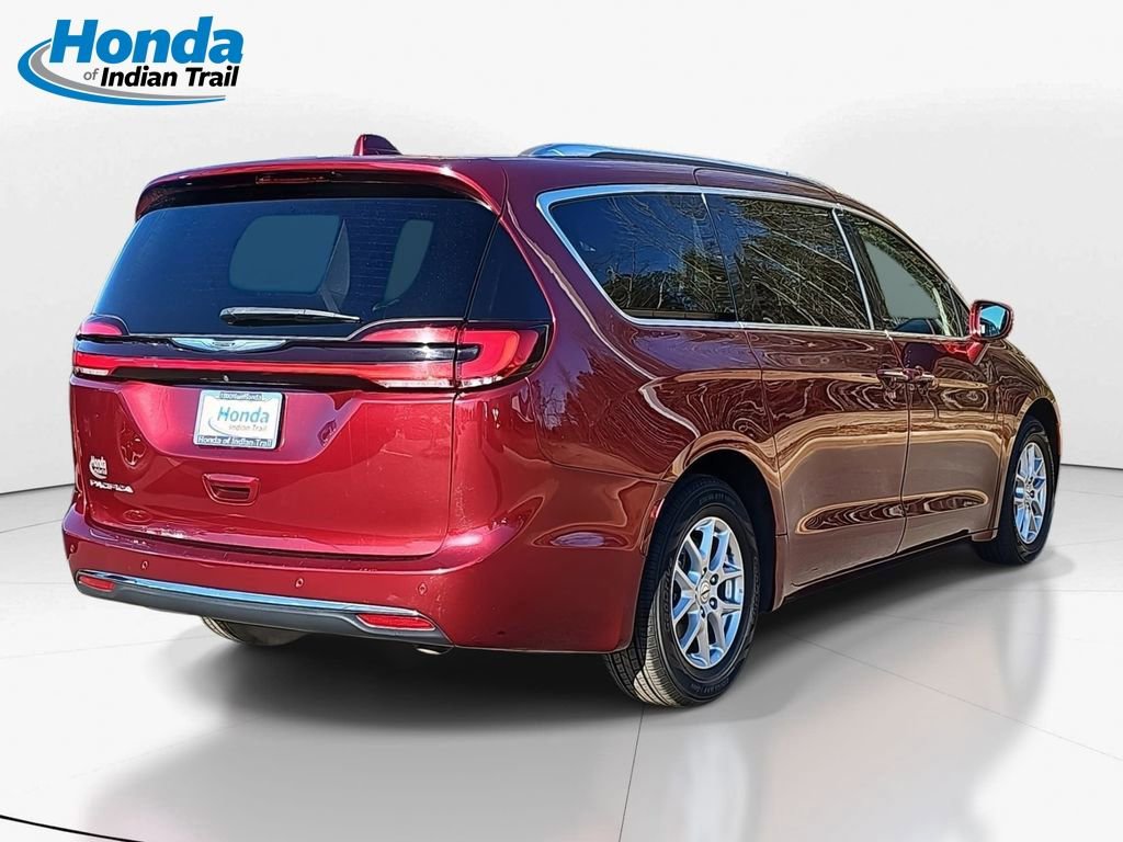 Used 2021 Chrysler Pacifica Touring-L image 5
