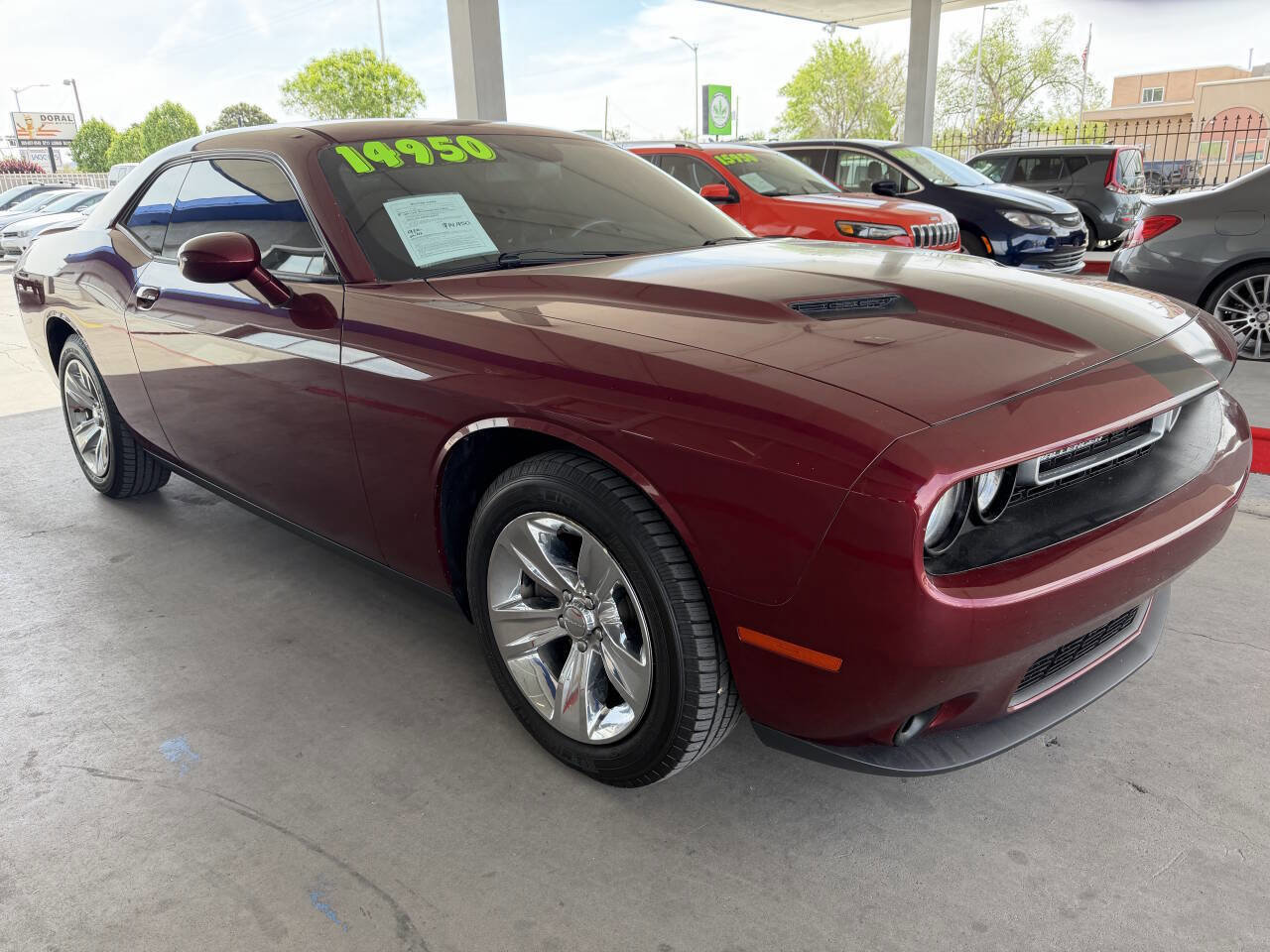 Used 2018 Dodge Challenger SXT image 2