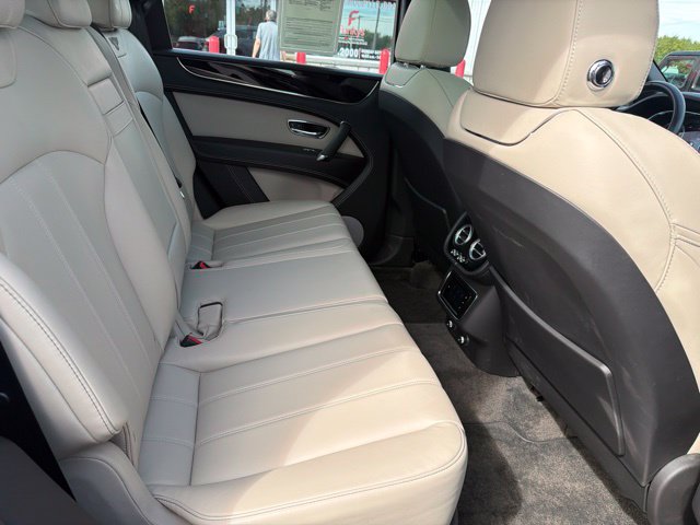 Used 2019 Bentley Bentayga AWD/4WD image 12