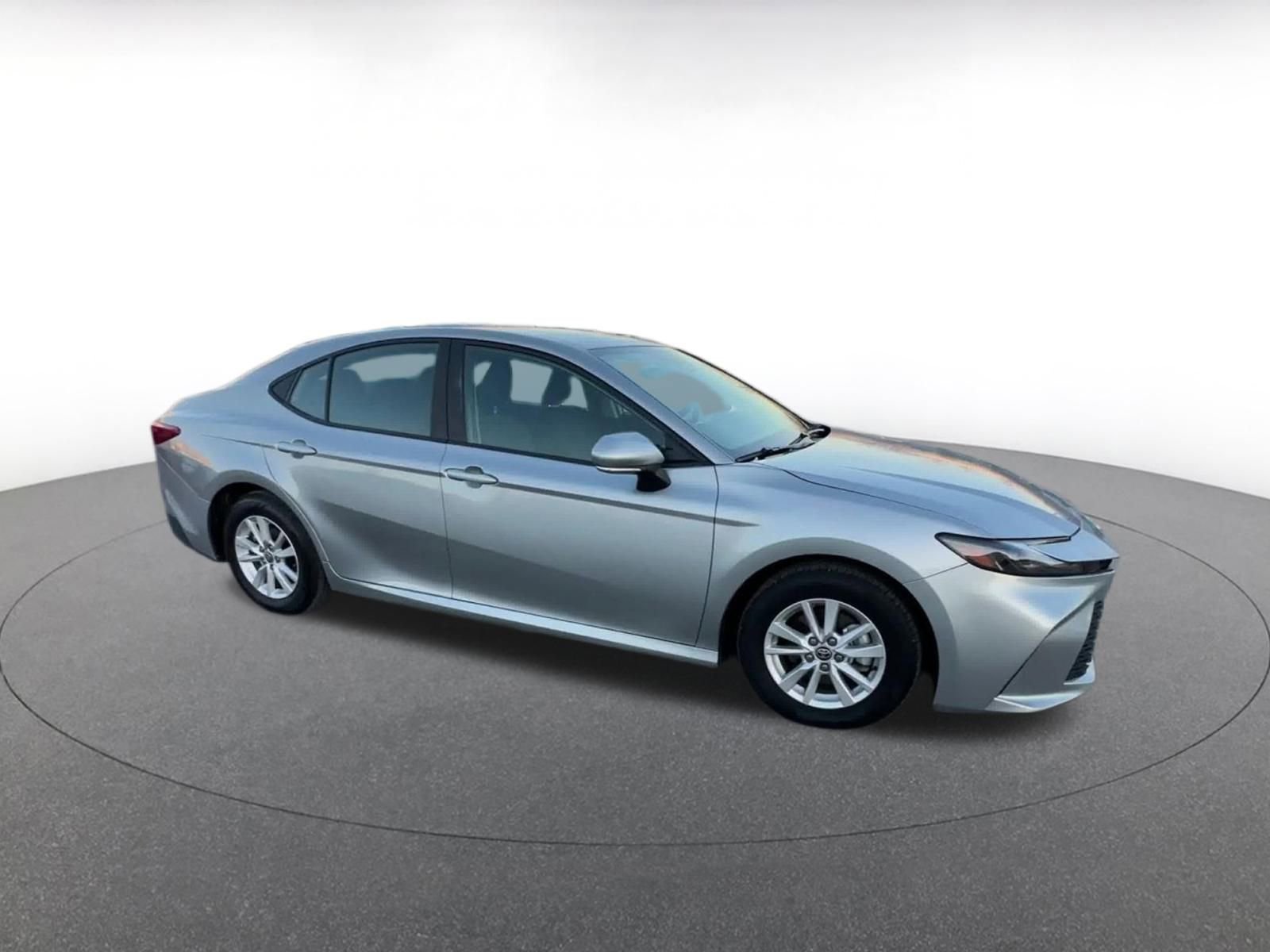 Used 2025 Toyota Camry LE video 2