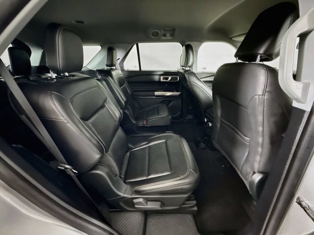 Used 2022 Ford Explorer XLT w/ Equipment Group 202A AWD/4WD image 28