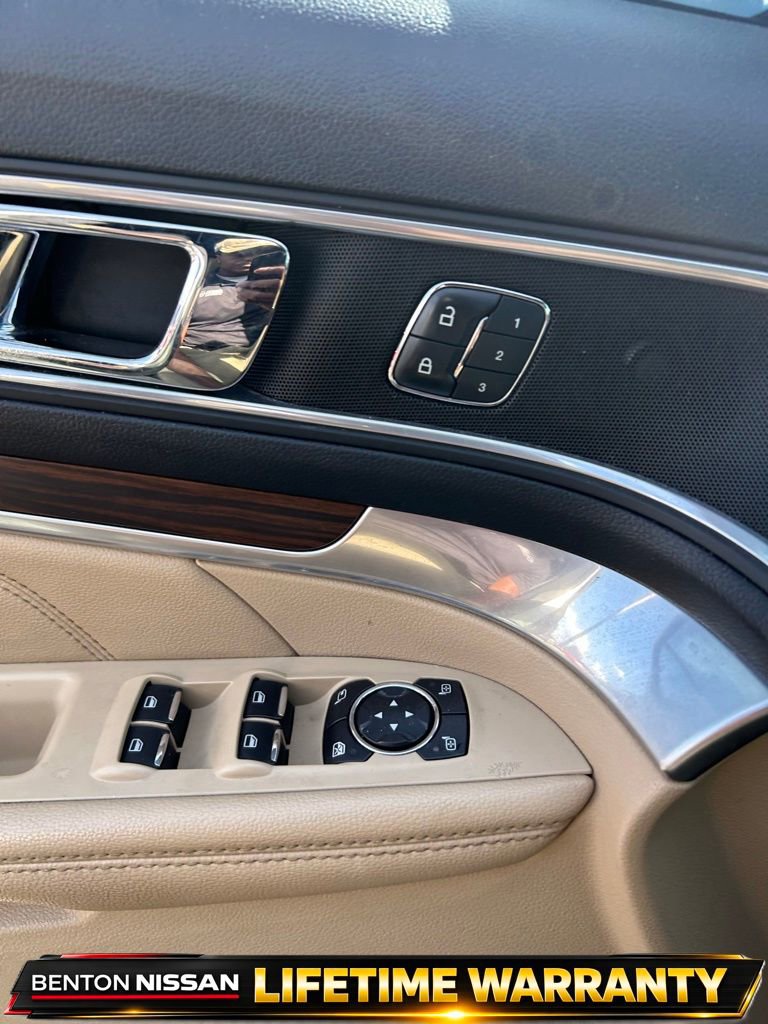 Used 2017 Ford Explorer Limited w/ Equipment Group 301A FWD image 10