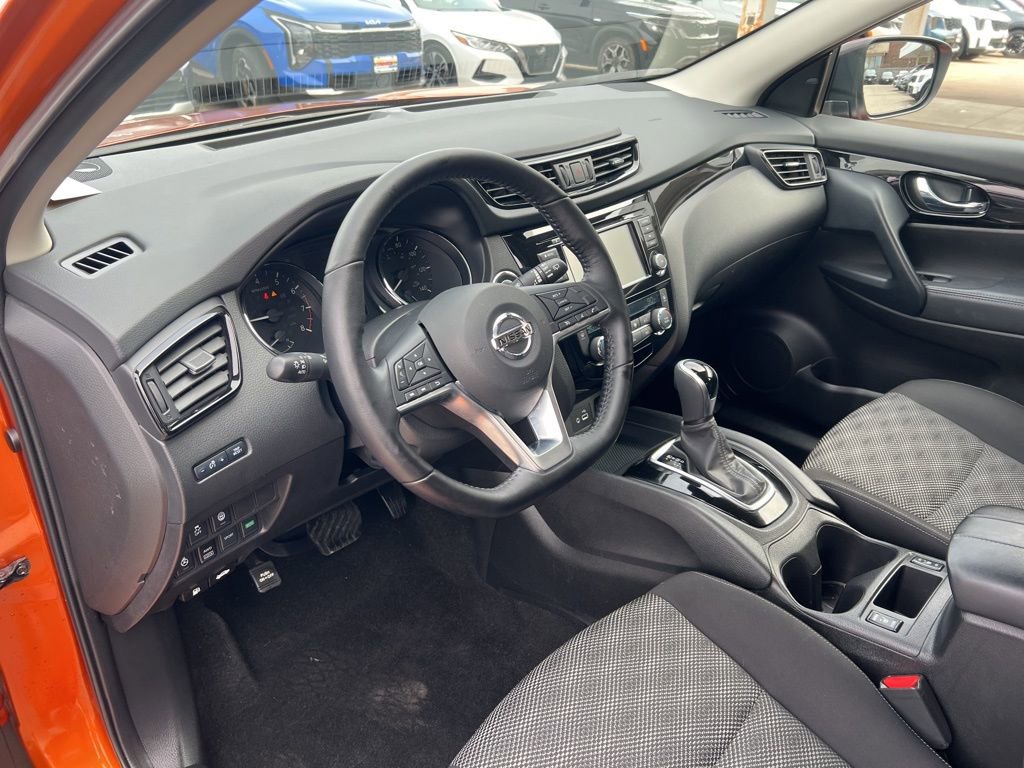 Used 2020 Nissan Rogue Sport SV w/ All-Weather Package image 6