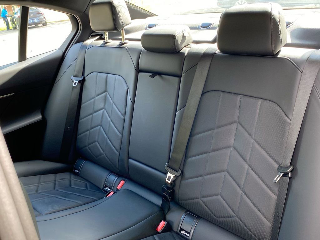 Used 2025 BMW i5 eDrive40i w/ Premium Package image 41