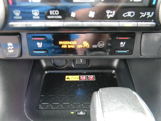 Used 2022 Toyota RAV4 XSE w/ Premium Package AWD/4WD image 17