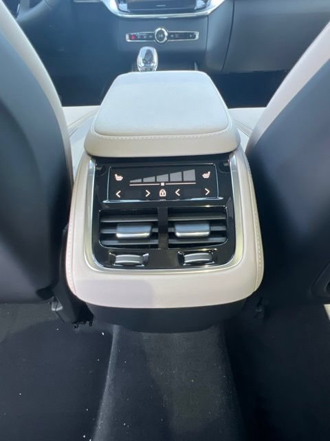 New 2026 Volvo XC90 B5 Core AWD/4WD image 28