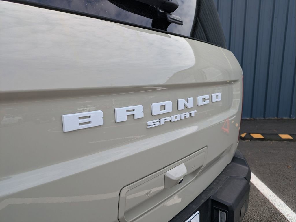 Certified 2025 Ford Bronco Sport Outer Banks w/ Outer Banks Tech Package+ AWD/4WD image 9