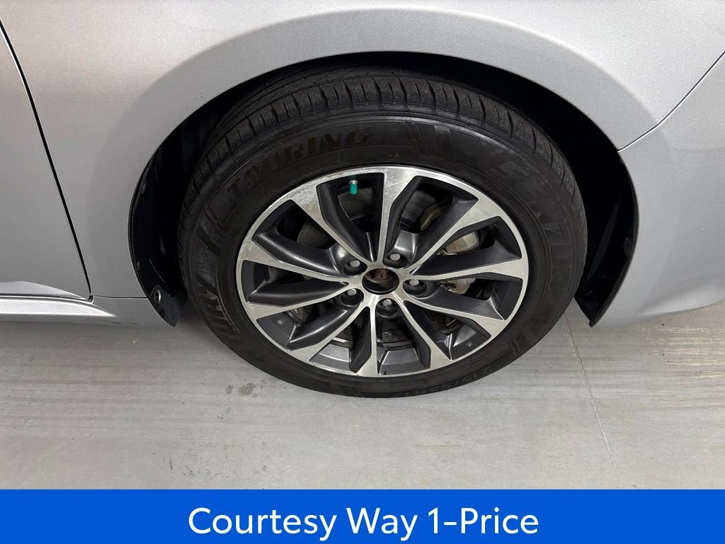 Used 2018 Toyota Avalon XLE w/ All Weather Liner Package FWD image 13
