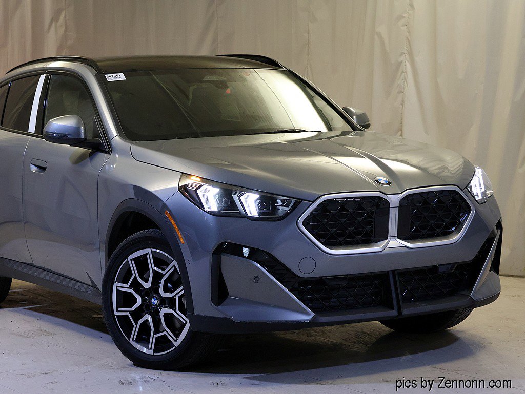 New 2025 BMW X2 xDrive28i w/ Premium Package image 2