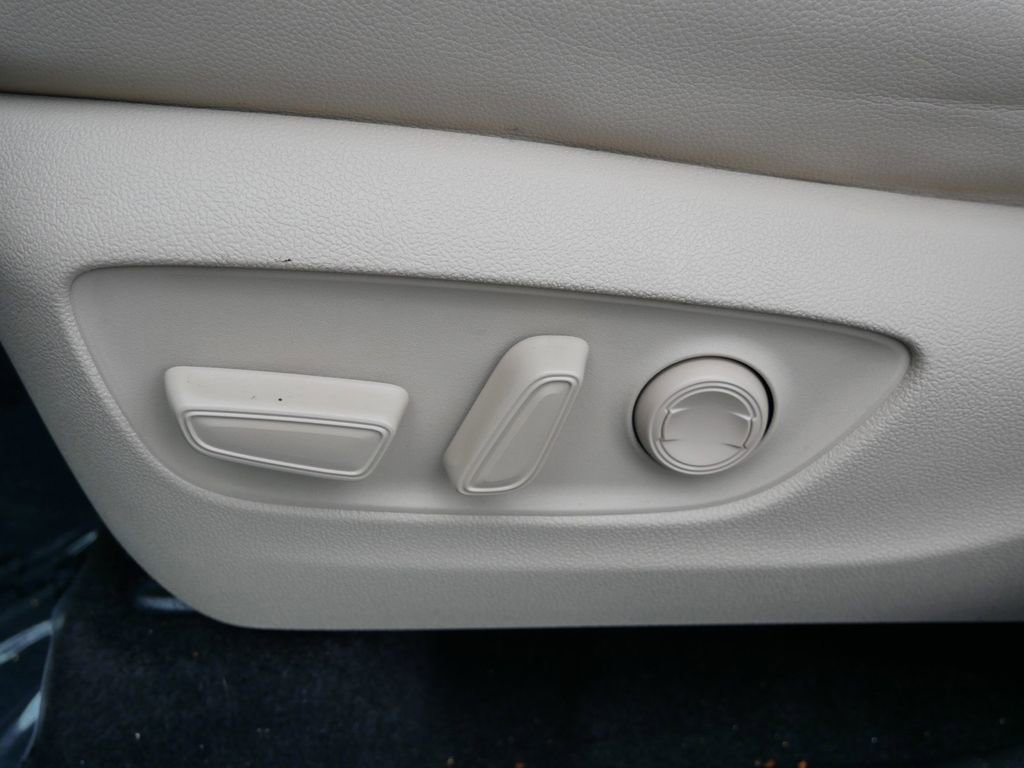 Used 2023 Toyota Highlander Platinum AWD/4WD image 17