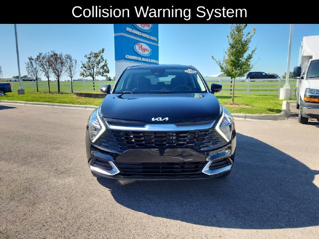 Used 2023 Kia Sportage LX AWD/4WD image 2