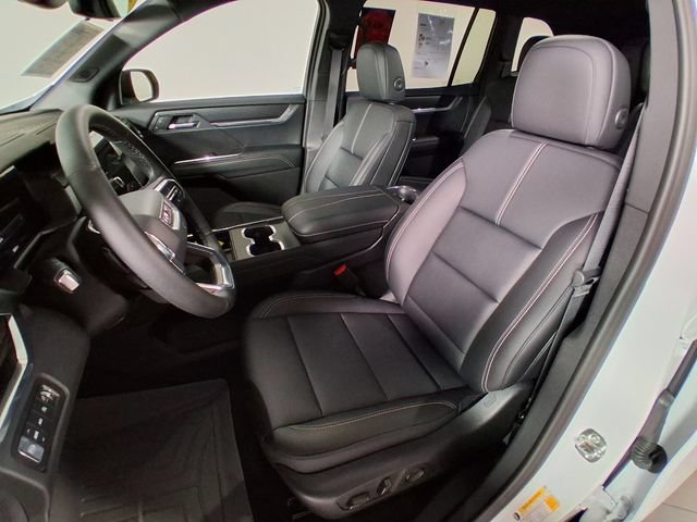 Certified 2026 GMC Acadia Elevation w/ Elevation Premium Package AWD/4WD image 10