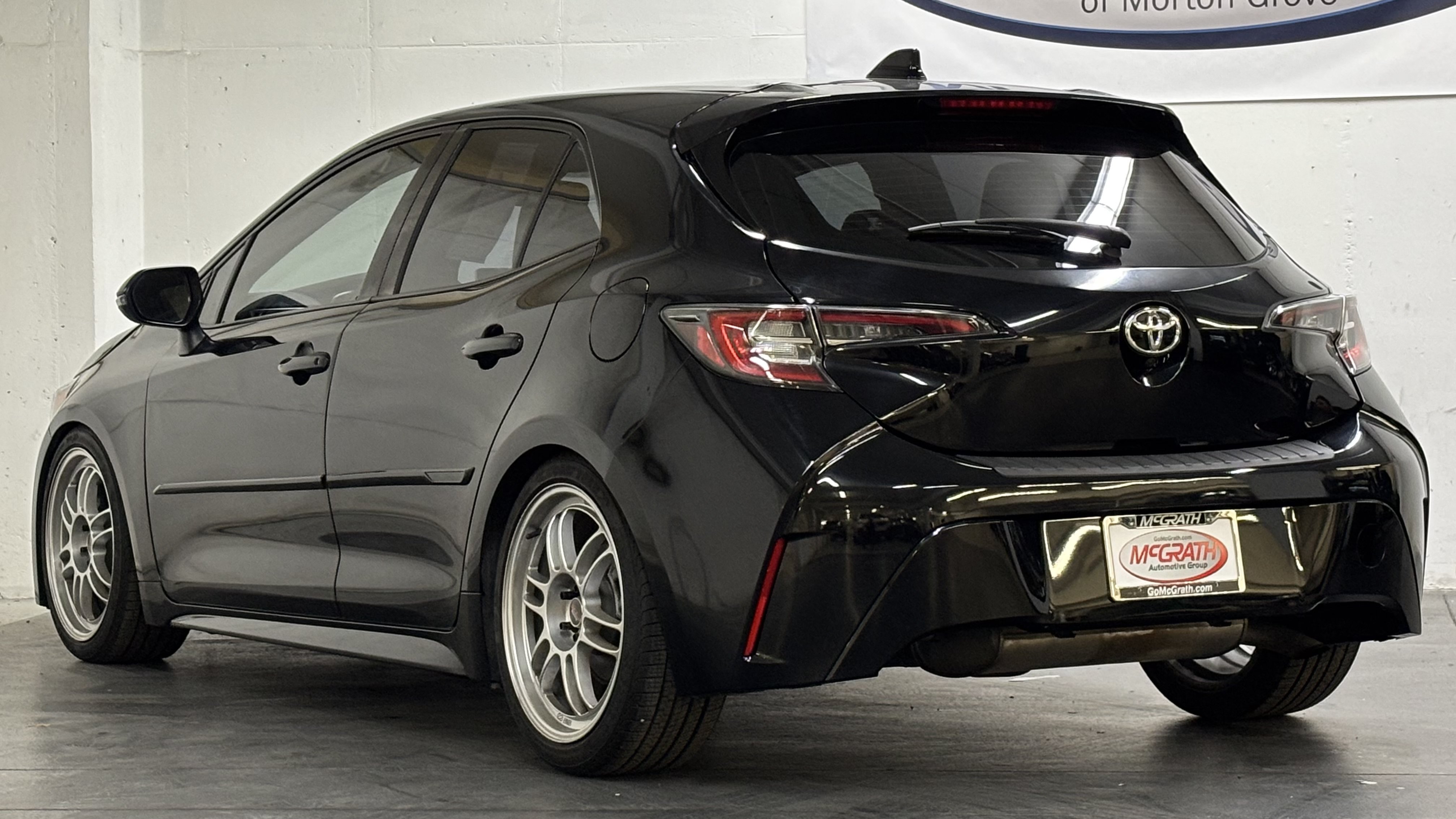 Used 2019 Toyota Corolla SE w/ Body Protection Package FWD image 9