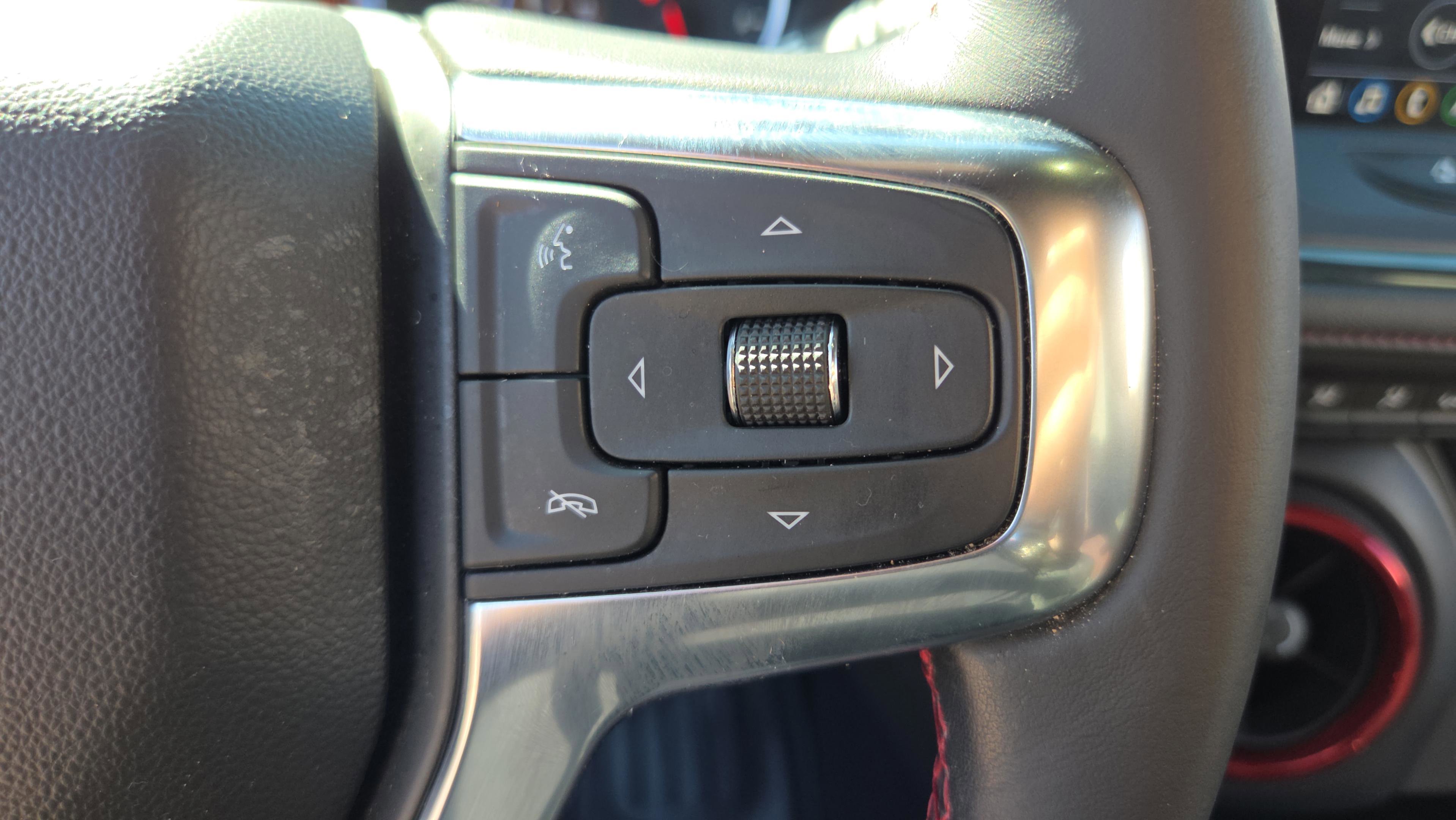 Used 2022 Chevrolet Blazer RS w/ Enhanced Convenience Package FWD image 30