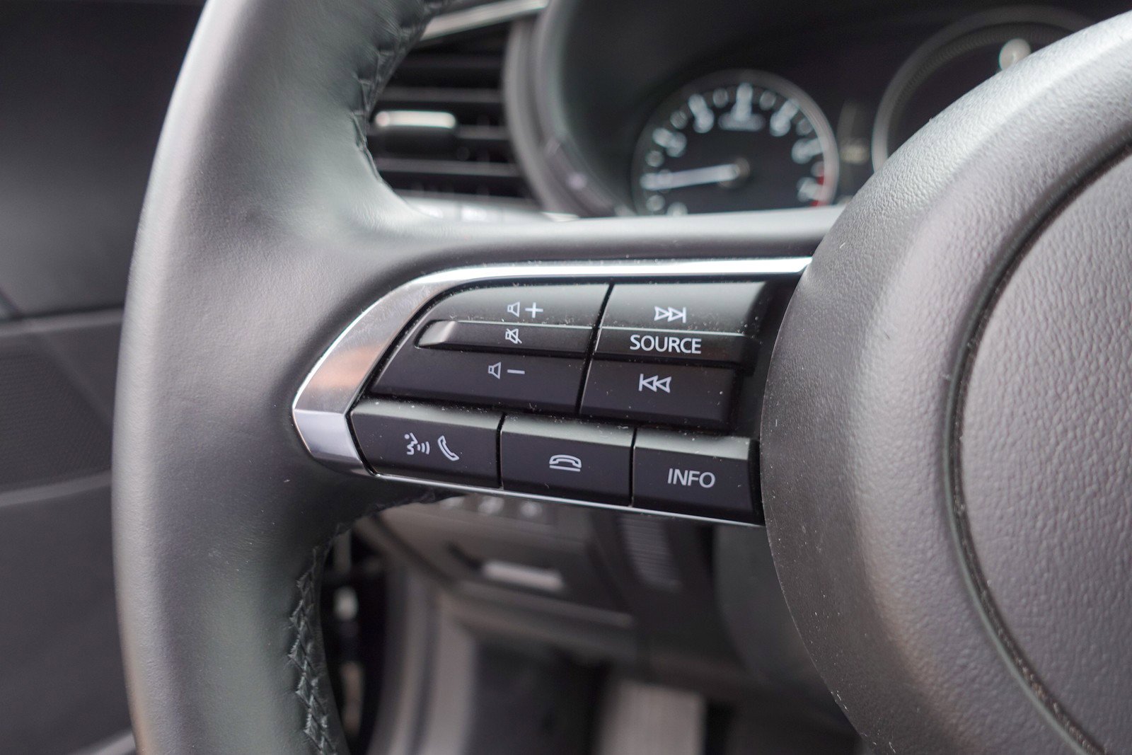 Certified 2025 MAZDA CX-30 AWD 2.5 S w/ Preferred Package image 14