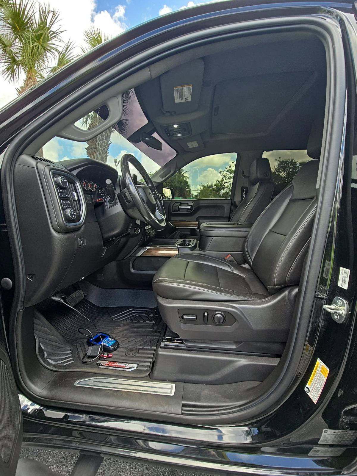 Used 2020 Chevrolet Silverado 1500 LT Trail Boss w/ Midnight Edition image 5