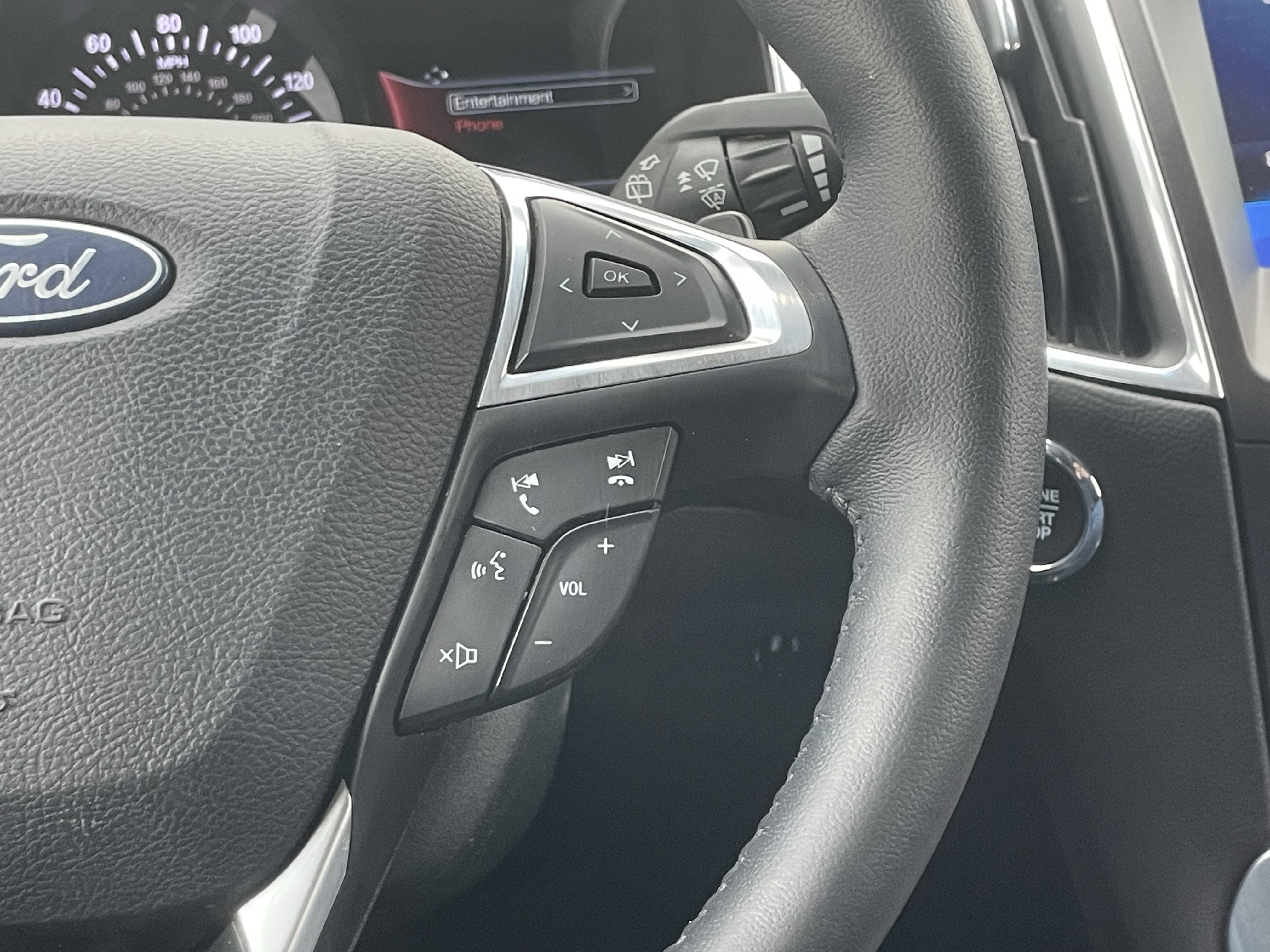 Used 2020 Ford Edge Titanium image 19