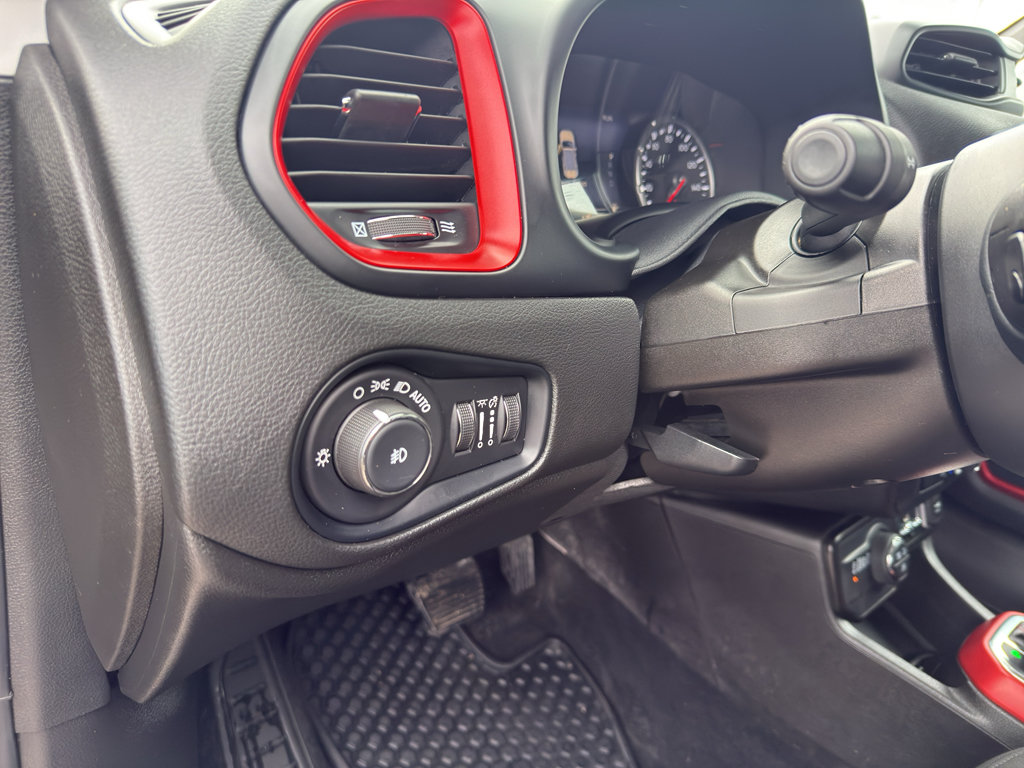 Used 2022 Jeep Renegade Trailhawk w/ Trailer Tow Group AWD/4WD image 14