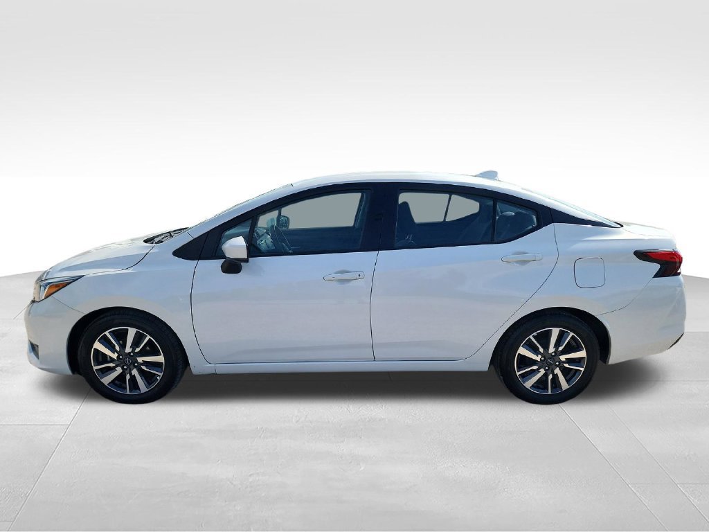 Used 2024 Nissan Versa SV FWD image 4
