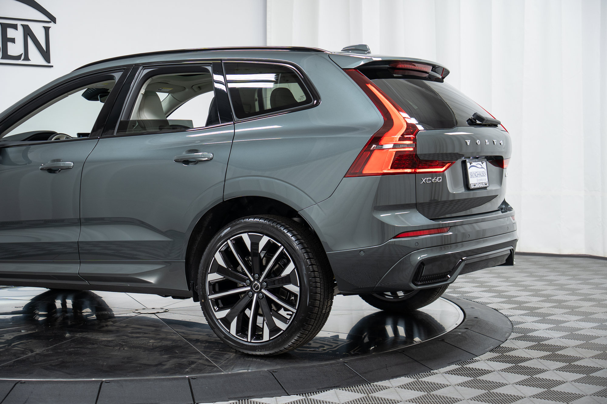 New 2027 Volvo XC60 B5 Ultra AWD/4WD image 29