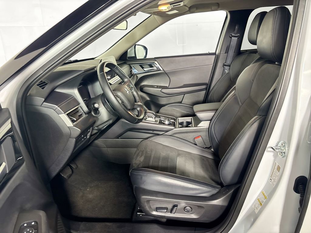 Used 2024 Mitsubishi Outlander Ralliart image 11