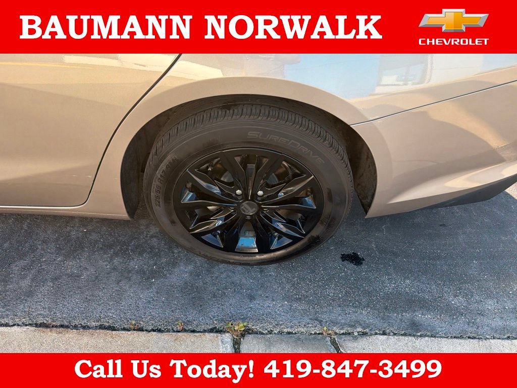 Used 2024 Chevrolet Malibu LT FWD image 11