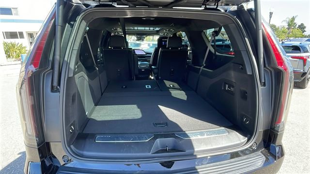 Used 2024 Cadillac Escalade ESV Premium Luxury Platinum AWD/4WD image 36