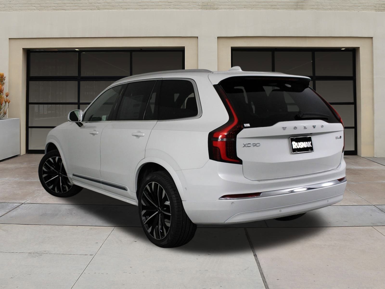 New 2026 Volvo XC90 B6 Plus w/ Protection Package Premier image 3