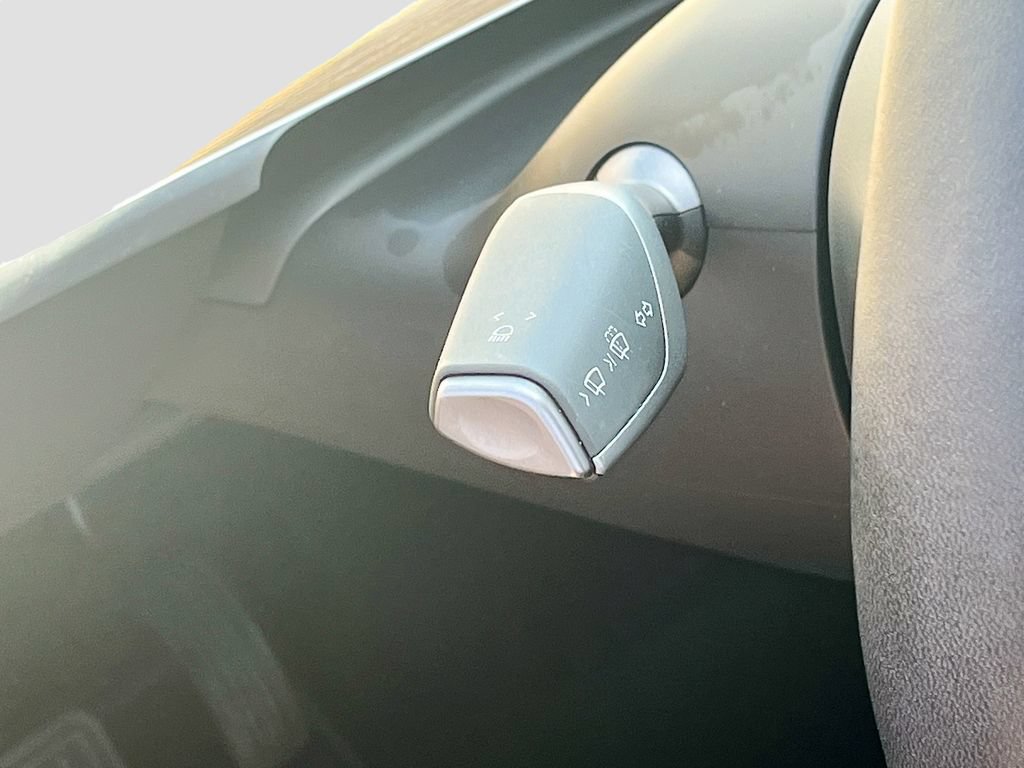 Used 2024 Tesla Model Y AWD image 10