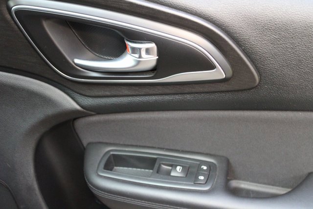Used 2016 Chrysler 200 LX image 9