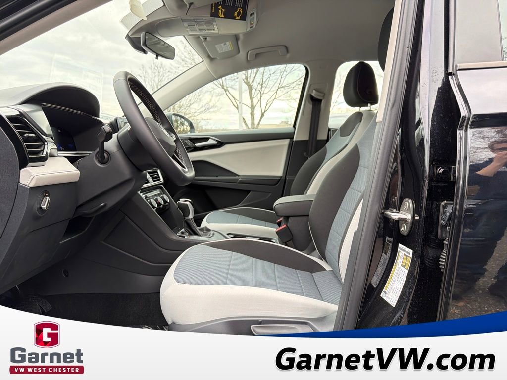 New 2025 Volkswagen Taos S image 9