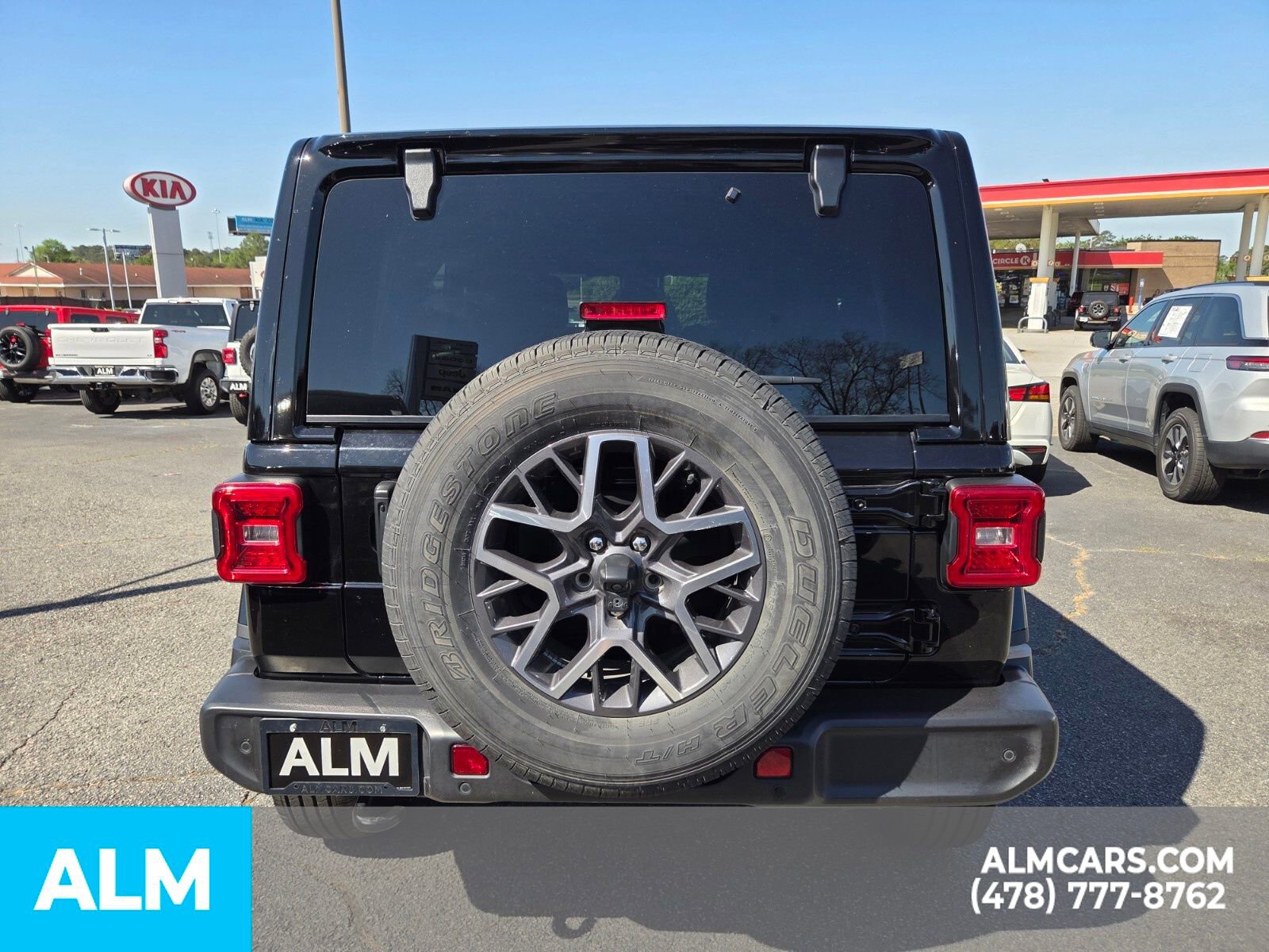 Used 2024 Jeep Wrangler Sahara w/ Safety Group image 13