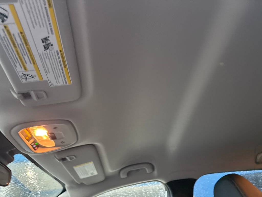 Used 2025 Chevrolet Trax LT w/ LT Convenience Package image 24