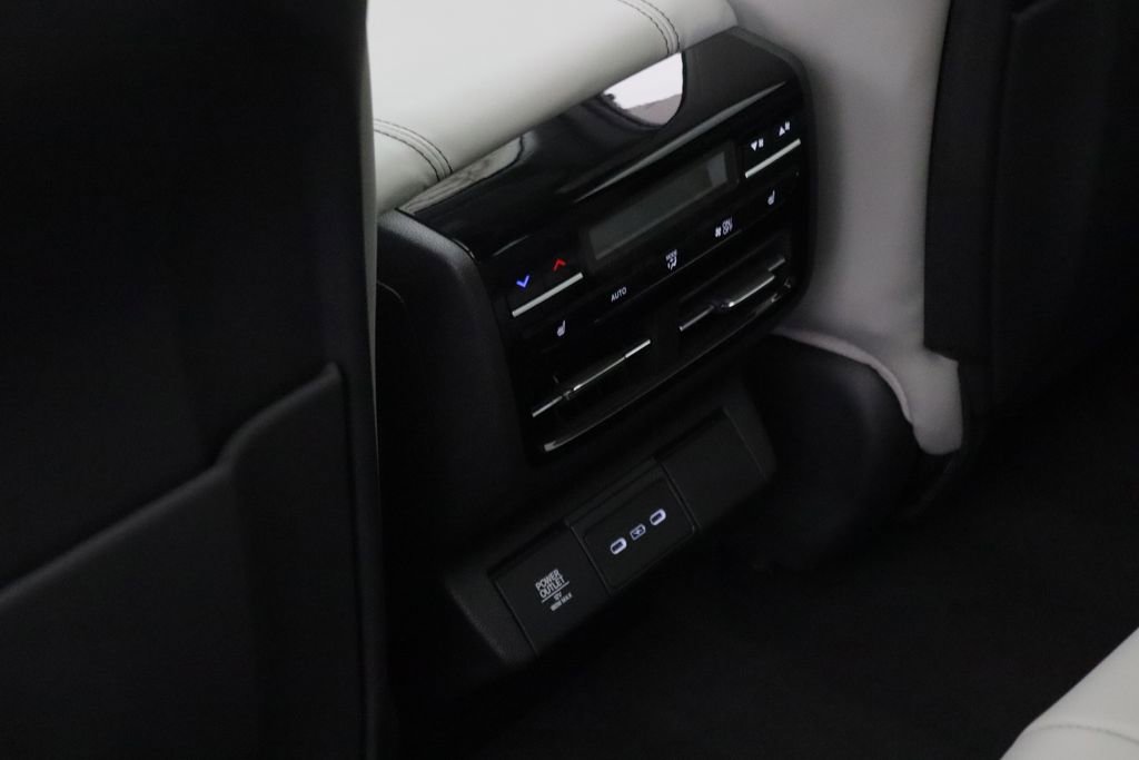 Used 2025 Acura MDX w/ Advance Package image 11
