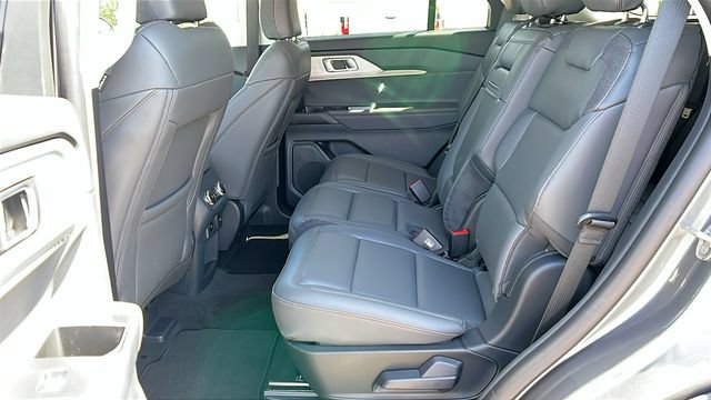 New 2026 Ford Explorer Active w/ Active Comfort Package RWD image 18