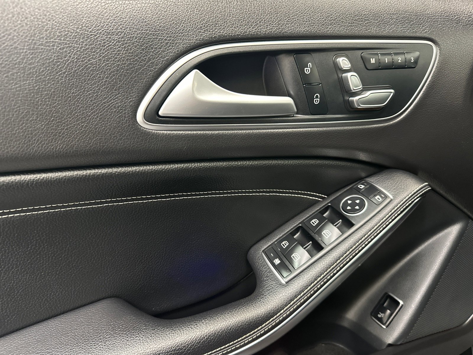 Used 2020 Mercedes-Benz GLA 250 4MATIC image 32