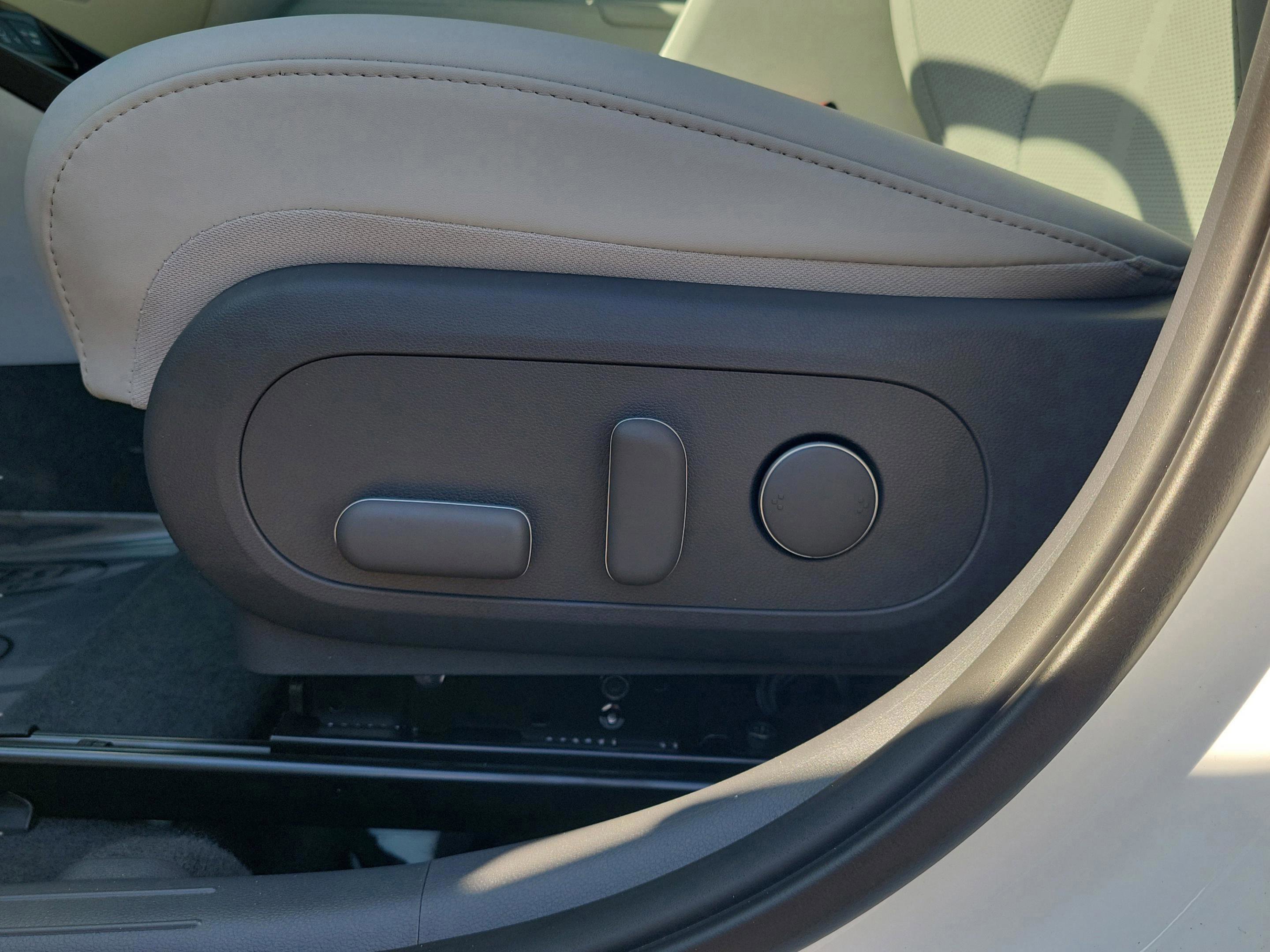 New 2026 Hyundai Kona SEL Premium image 25