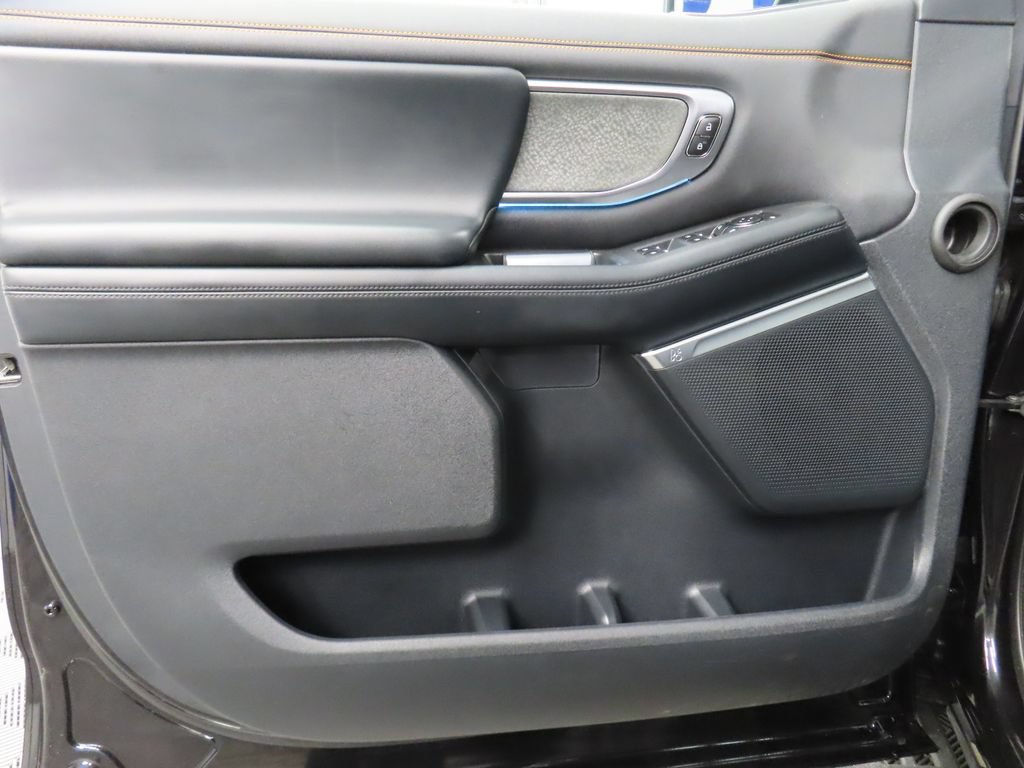 Used 2025 Ford Expedition Tremor AWD/4WD image 58
