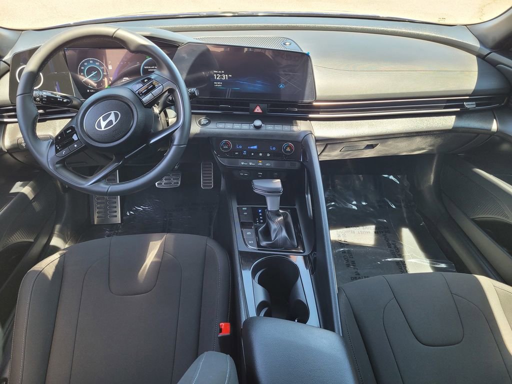 New 2025 Hyundai Elantra SEL image 7
