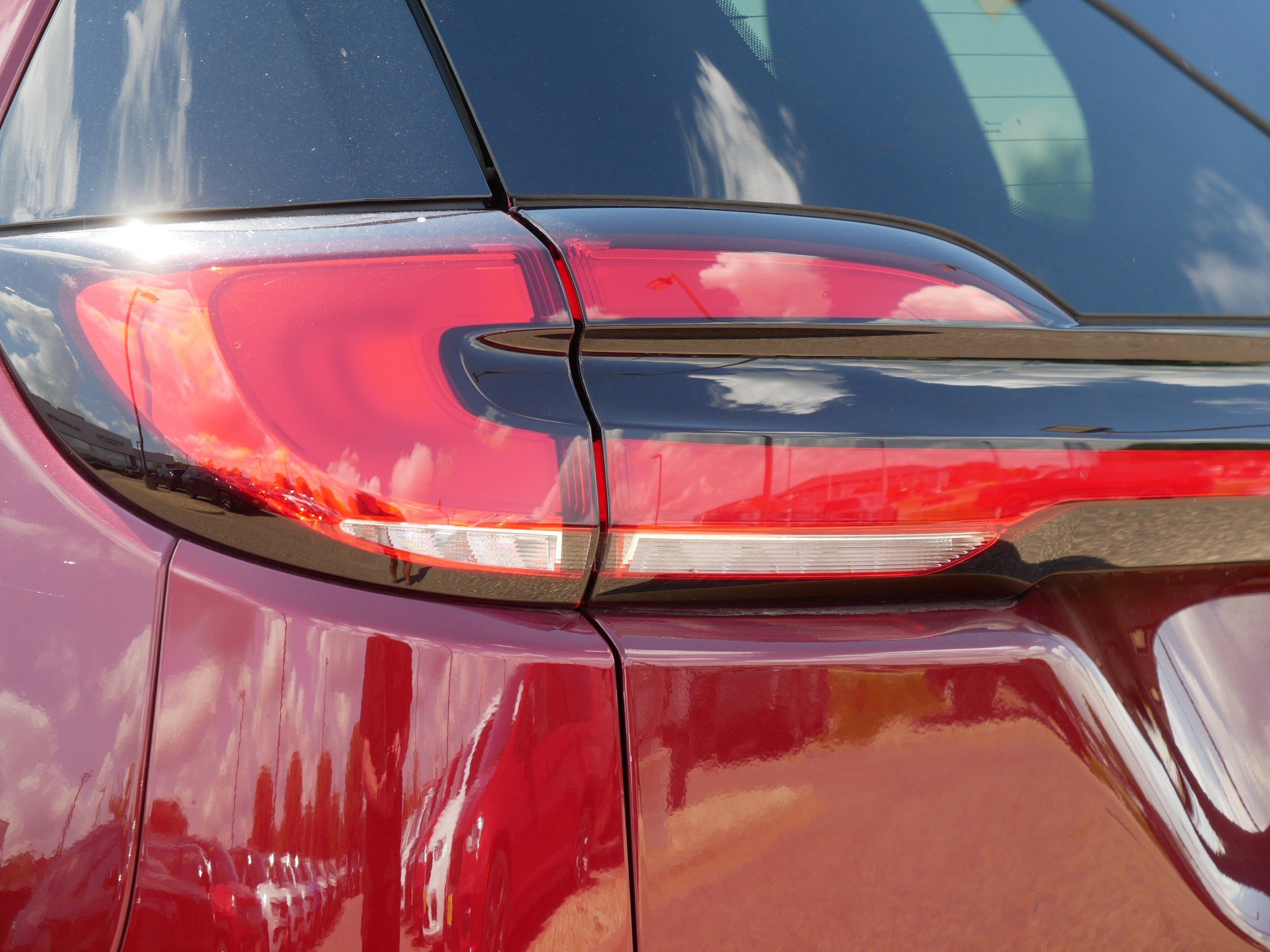 Used 2023 Chrysler Pacifica Touring-L w/ S Appearance Package FWD image 17