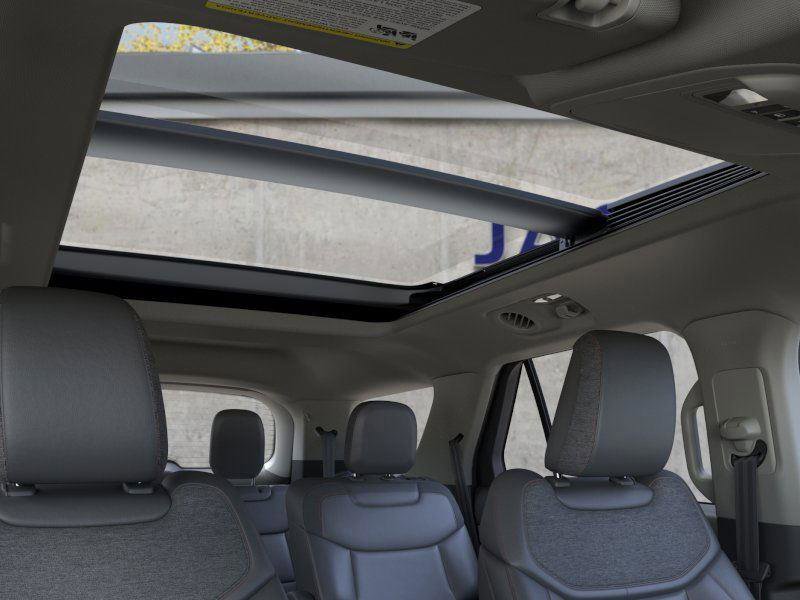 New 2025 Ford Explorer Active w/ Active Comfort Package image 22