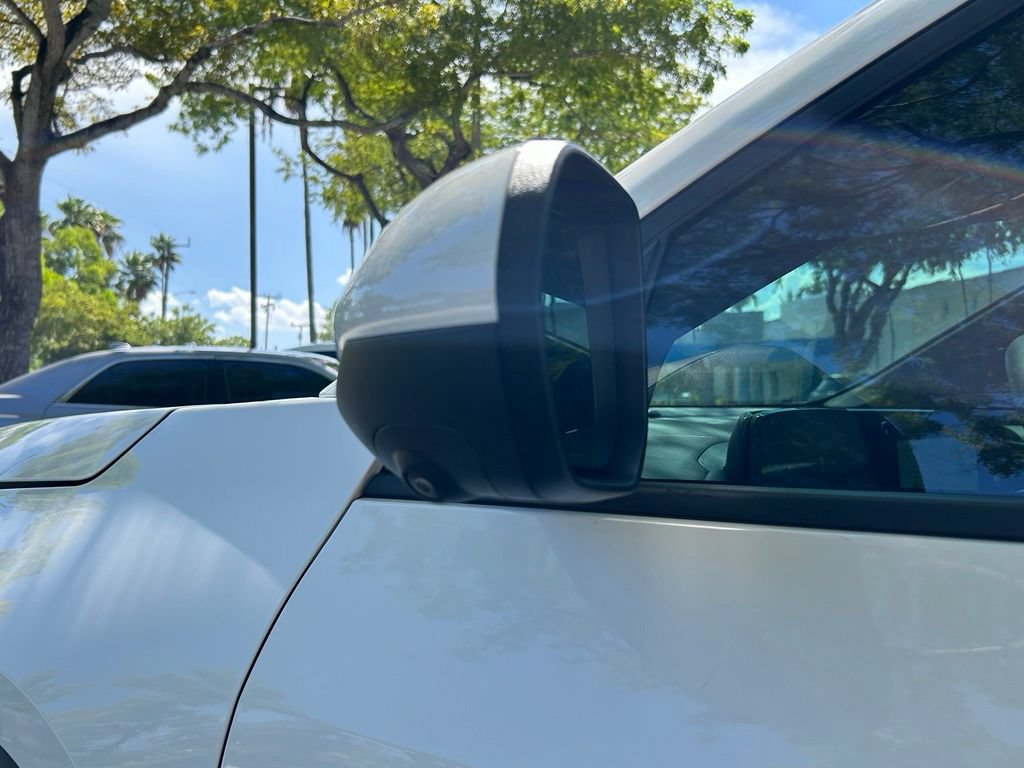Used 2025 Chevrolet Equinox LT w/ Safety and Technology Package FWD image 28