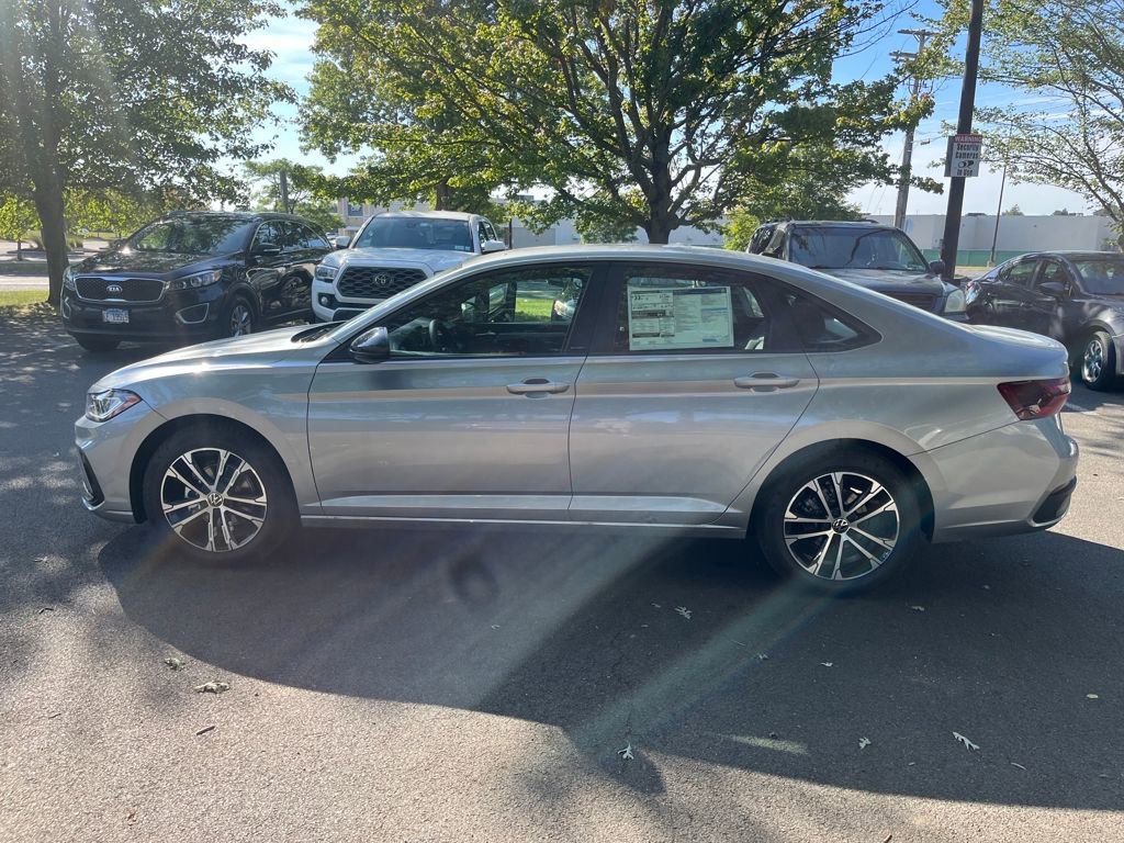 New 2025 Volkswagen Jetta Sport image 4