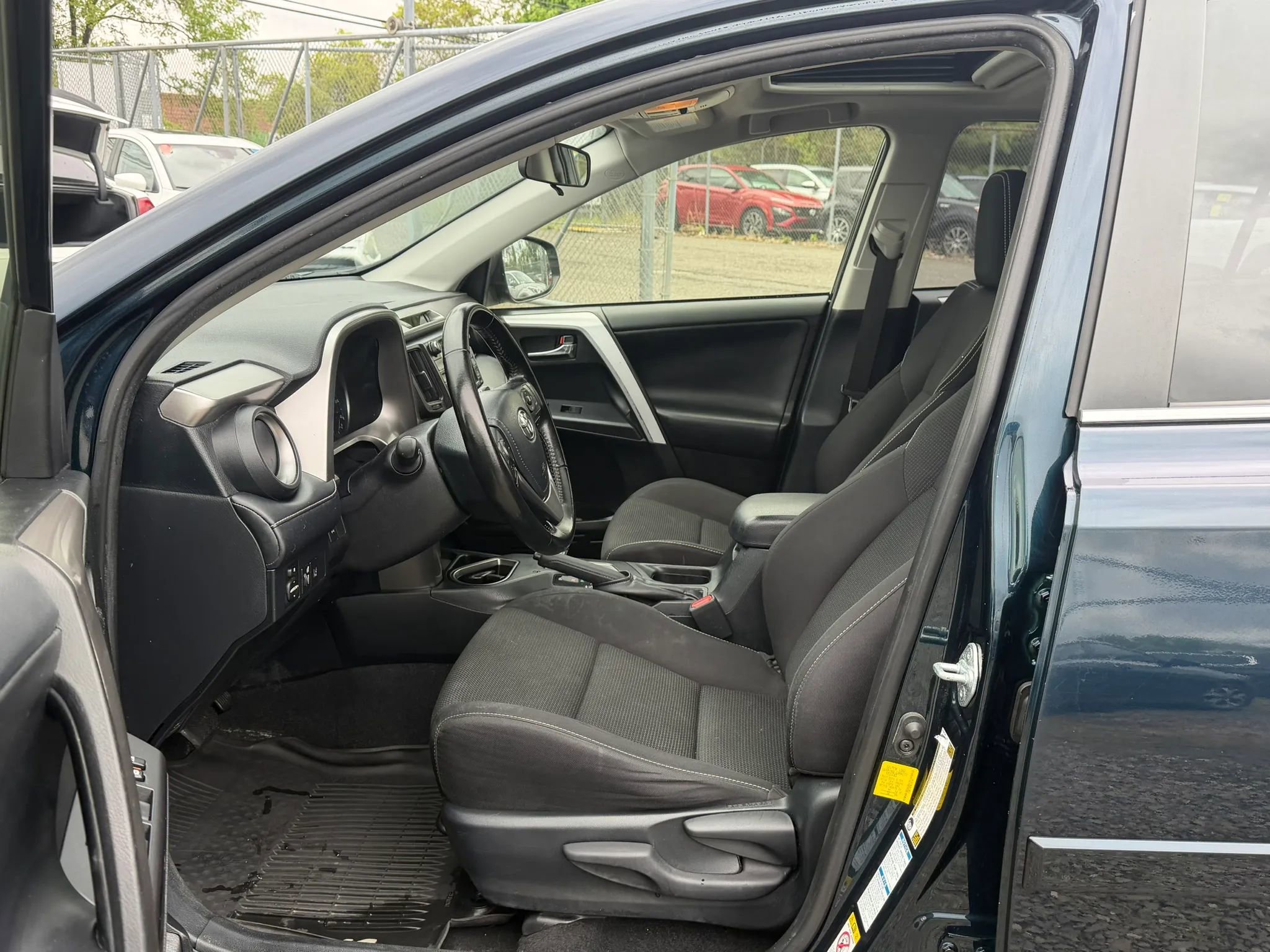 Used 2018 Toyota RAV4 XLE w/ Plus Extra Value Package AWD/4WD image 27