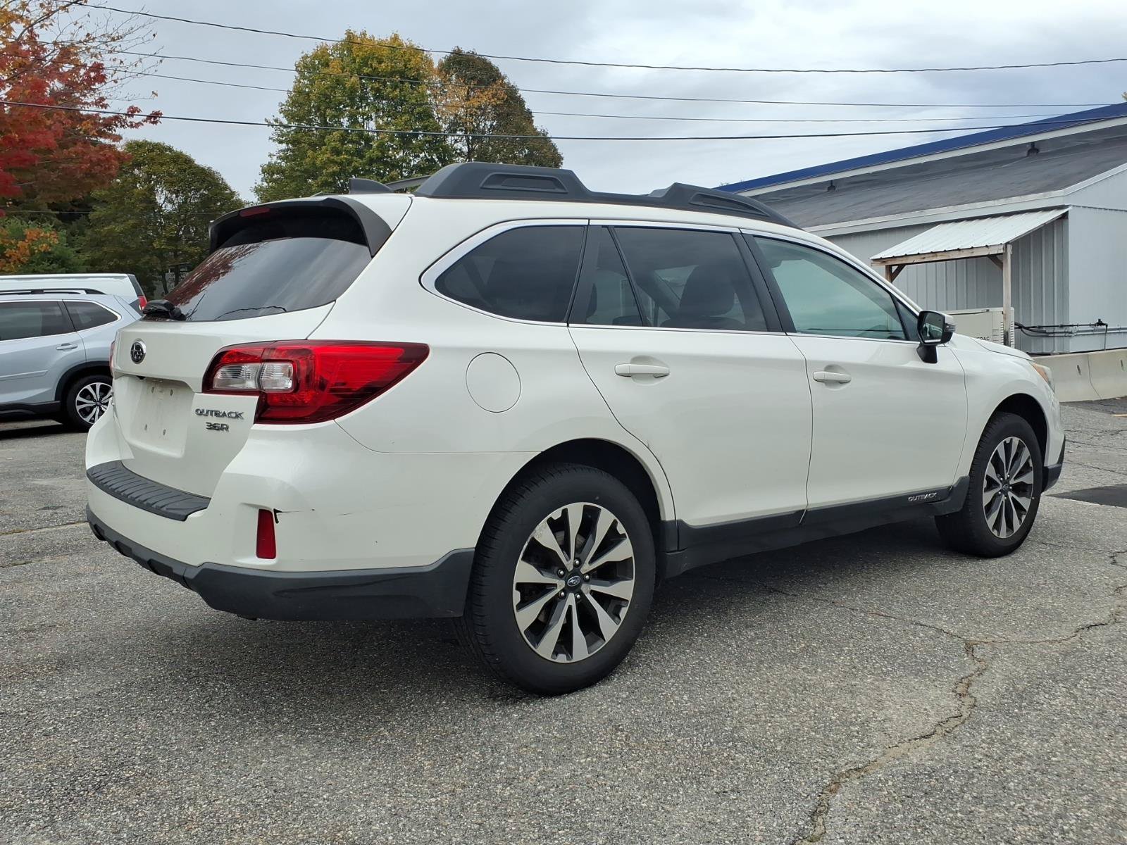 Used 2016 Subaru Outback 3.6R Limited AWD/4WD image 5