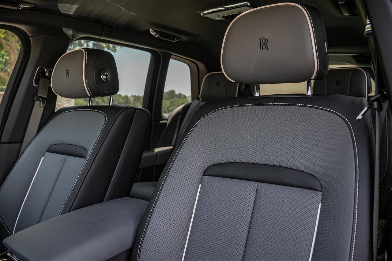 New 2025 Rolls-Royce Cullinan image 24