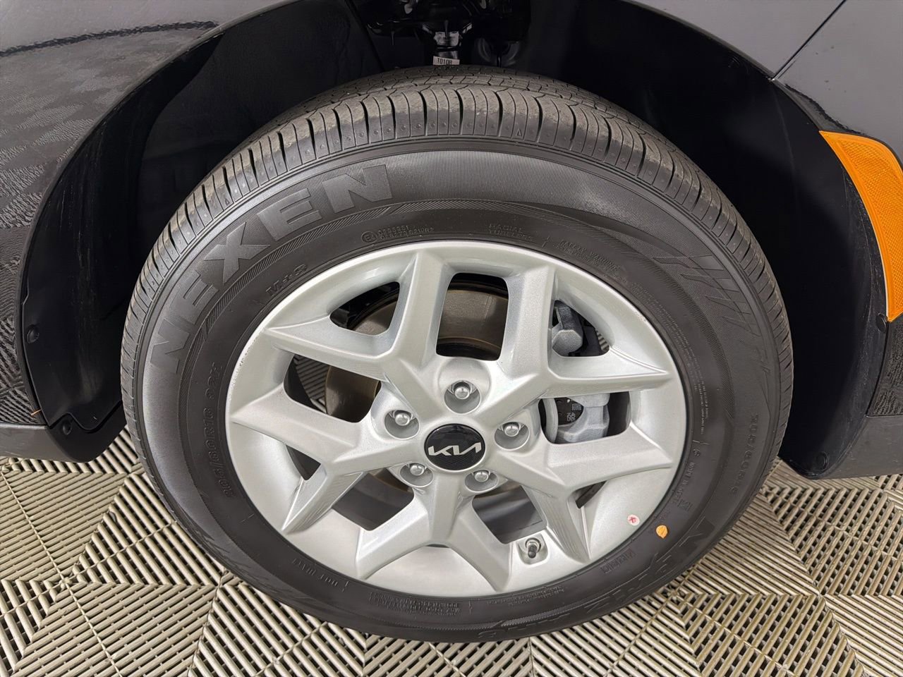 Used 2025 Kia Soul LX image 30