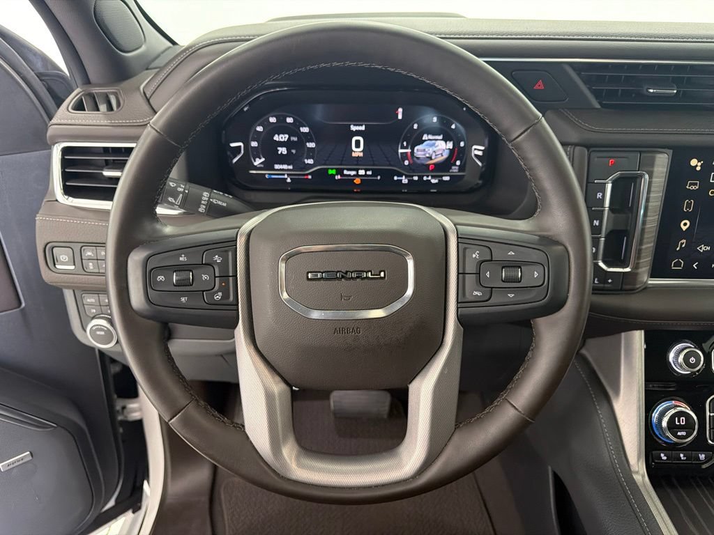 Used 2023 GMC Yukon Denali AWD/4WD image 11
