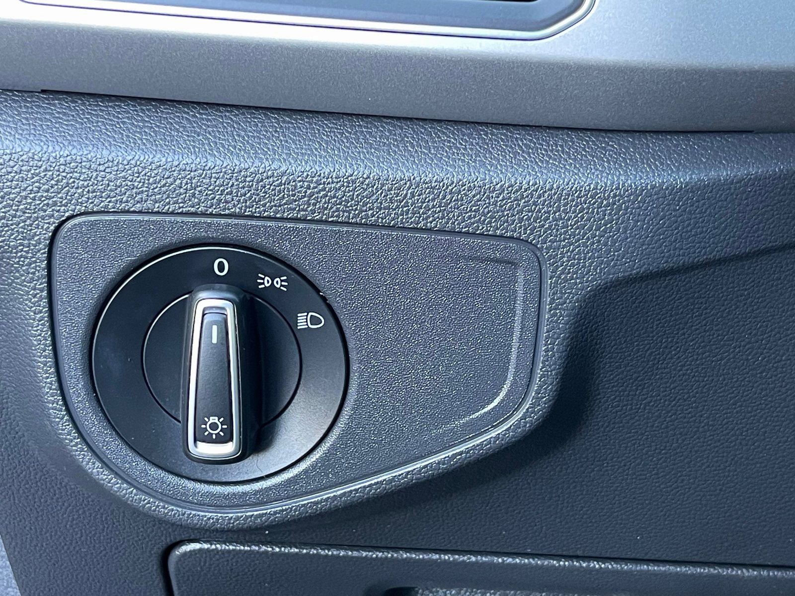 Used 2018 Volkswagen Atlas Launch Edition image 40